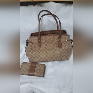 Coach New York Drawstring Carryall Handbag And Wallet Set